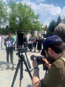 Konferencja prasowa pod Sejmem - inauguracja kampanii na rzecz wmocnienia standardów wyboru Rzecznika Praw Obywatelskich. 